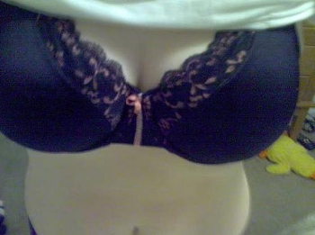 Kinky exhibitionist seeking wild crazy sex meets